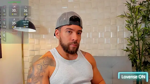 Snapshot of _dreammr1_ chatting on January 17, 2:50 am dreammr1 online show from January 17, 2:50 am