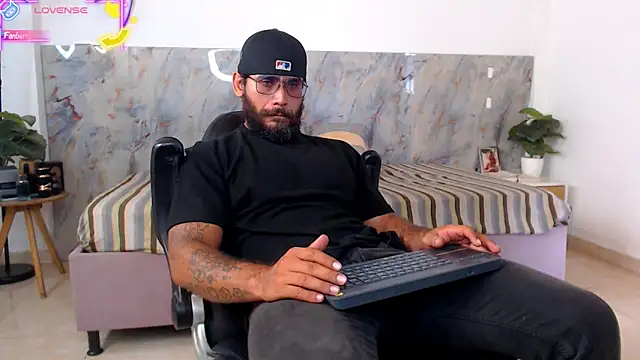 hanz col online show from April 15, 2:28 pm