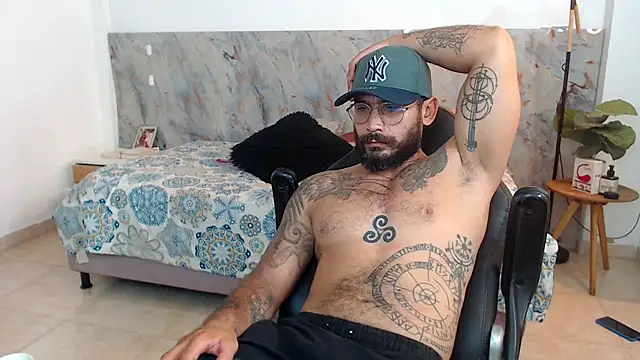 hanz col online show from November 19, 2:33 am