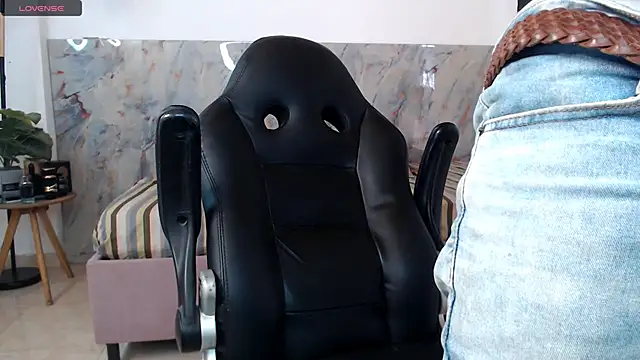 hanz col online show from April 16, 2:17 pm