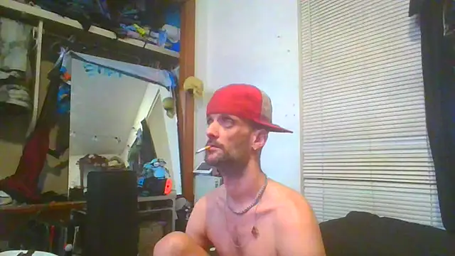 Snapshot of slinginbigD chatting on February 9, 10:42 am slinginbigD online show from February 9, 10:42 am