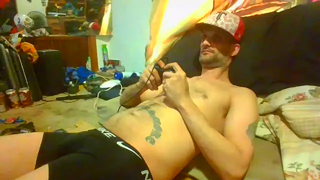 Snapshot of slinginbigD chatting on December 11, 2:06 pm slinginbigD online show from December 11, 2:06 pm