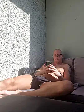 Maiki82 online show from May 26, 7:04 am