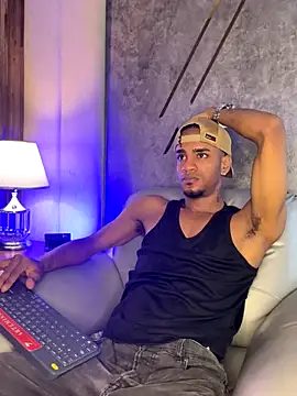 Snapshot of AaronCruz_ chatting on September 17, 1:12 pm AaronCruz online show from September 17, 1:12 pm