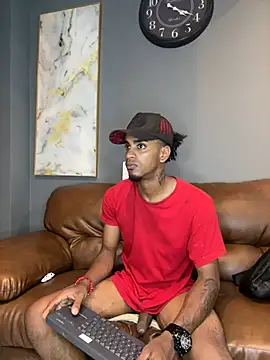 Snapshot of AaronCruz_ chatting on January 31, 7:18 pm AaronCruz online show from January 31, 7:18 pm