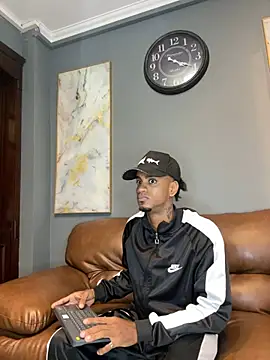 Snapshot of AaronCruz_ chatting on February 15, 1:27 pm AaronCruz online show from February 15, 1:27 pm