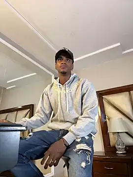 Snapshot of AaronCruz_ chatting on December 9, 7:13 pm AaronCruz online show from December 9, 7:13 pm
