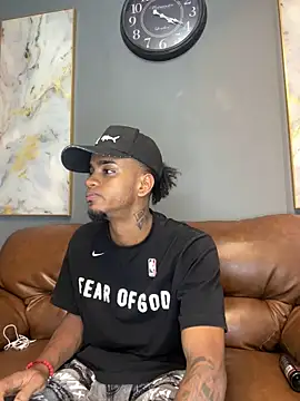 Snapshot of AaronCruz_ chatting on January 24, 7:07 pm AaronCruz online show from January 24, 7:07 pm