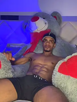 AaronCruz  online show from November 9, 7:12 am