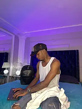 AaronCruz  online show from March 3, 12:18 am