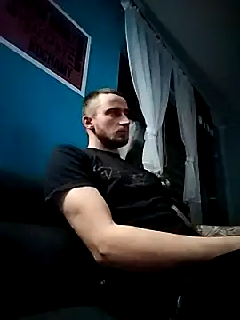 wariacik0024 online show from March 12, 10:28 pm