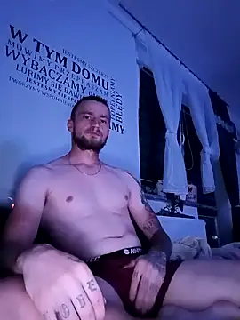 wariacik0024 online show from September 16, 8:53 pm