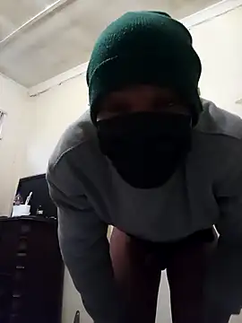 izinjamfee2 online show from September 24, 1:42 pm