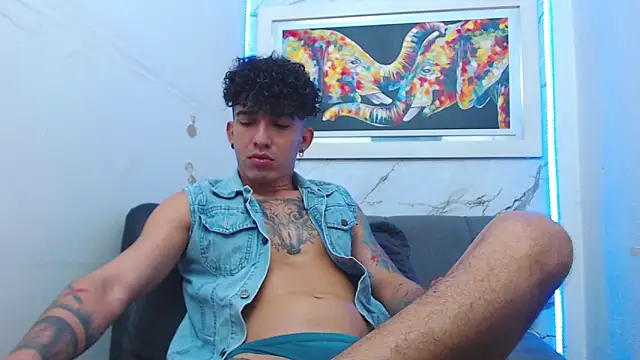 targuerian22 online show from January 16, 5:43 am