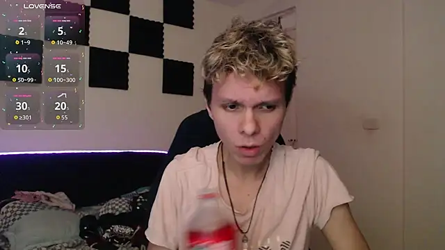 Snapshot of bryamado69 chatting on October 4, 12:38 am bryamado69 online show from October 4, 12:38 am