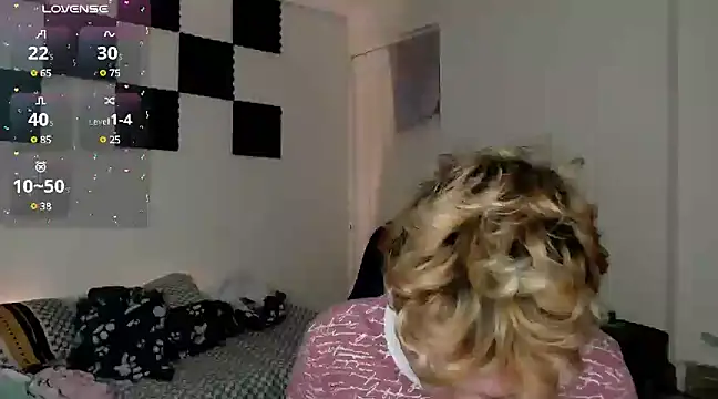 Snapshot of bryamado69 chatting on December 15, 3:02 am bryamado69 online show from December 15, 3:02 am