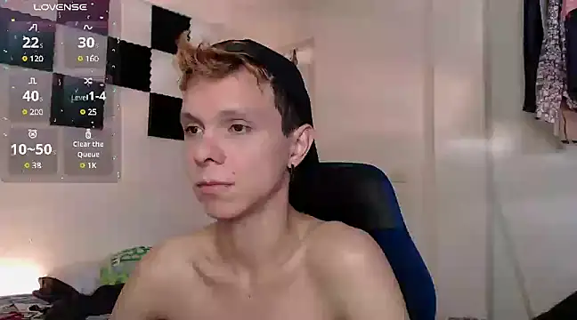 Snapshot of bryamado69 chatting on January 22, 7:03 pm bryamado69 online show from January 22, 7:03 pm