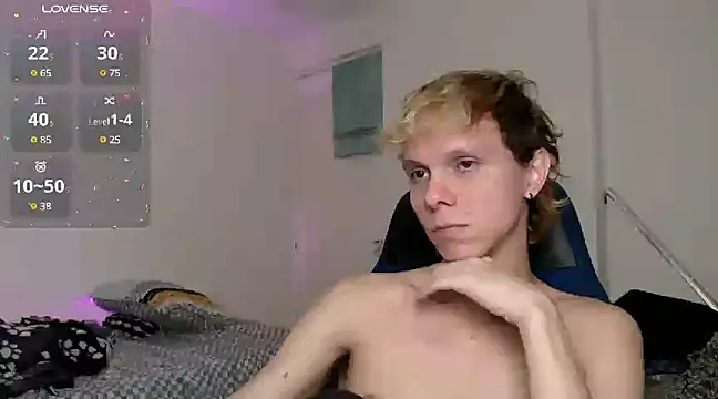 Snapshot of bryamado69 chatting on December 5, 6:54 am bryamado69 online show from December 5, 6:54 am