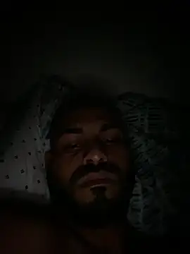 islandvybee55 online show from February 21, 5:46 am