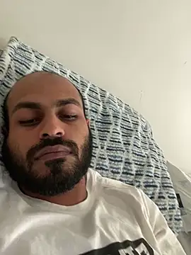 islandvybee55 online show from January 12, 8:36 pm