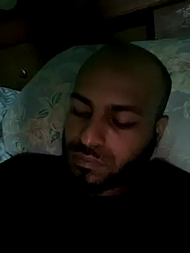 islandvybee55 online show from November 4, 8:37 am