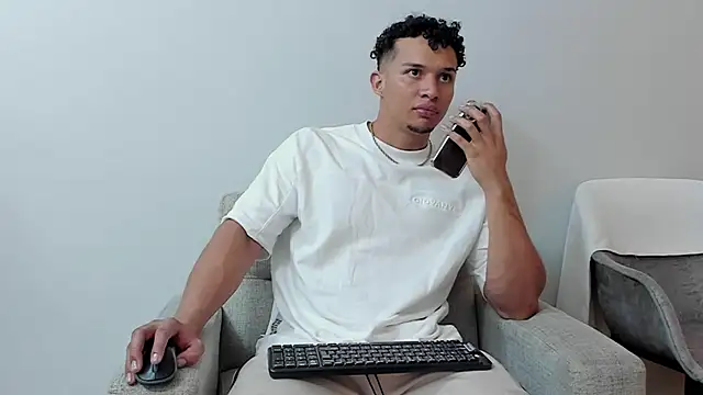 Snapshot of Dominick_star chatting on February 26, 3:21 am Dominick star online show from February 26, 3:21 am