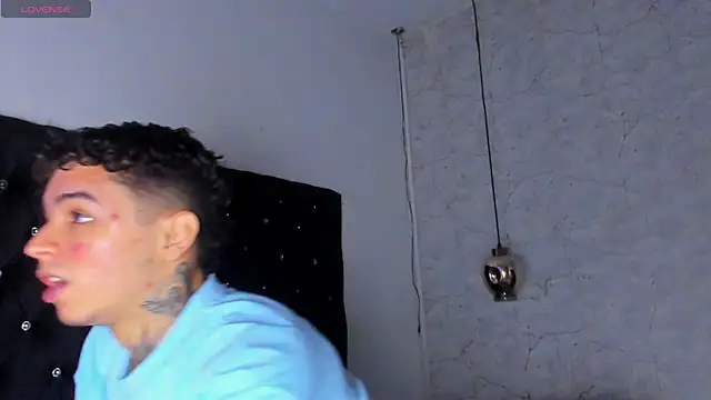 Ian Castillo  online show from October 21, 11:24 am