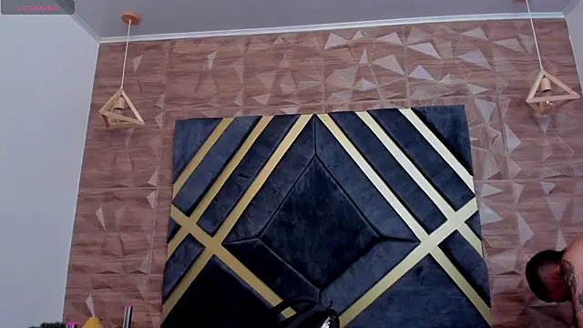 Ian Castillo  online show from March 12, 11:18 am