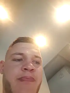 Yourbadboy69rrr online show from November 28, 11:28 pm