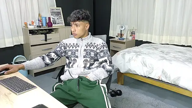 jonmaykolrose online show from April 9, 11:55 pm