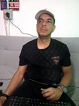 latinmartin73 online show from February 13, 1:29 am