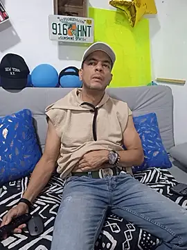 latinmartin73 online show from October 9, 11:53 pm