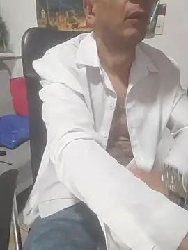 latinmartin73 online show from January 6, 12:03 am