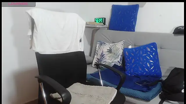 latinmartin73 online show from April 5, 7:32 pm