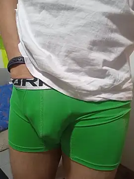 latinmartin73 online show from October 23, 1:31 am