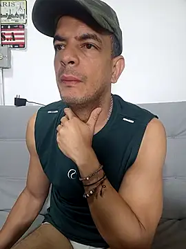 latinmartin73 online show from February 15, 11:50 am