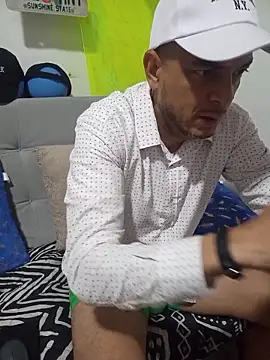 latinmartin73 online show from October 14, 10:50 pm