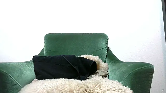 calioppe01 online show from February 12, 10:32 am