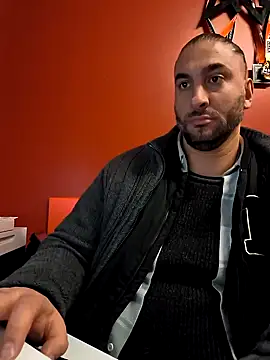 Snapshot of NewyorkDimi chatting on December 18, 7:19 pm NewyorkDimi online show from December 18, 7:19 pm