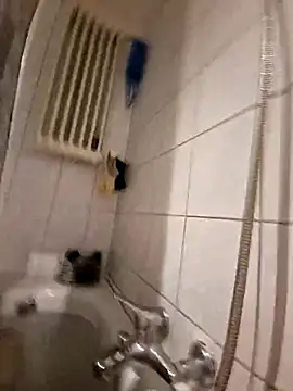 Snapshot of Warumnicht1980 chatting on March 8, 1:59 am Warumnicht1980 online show from March 8, 1:59 am