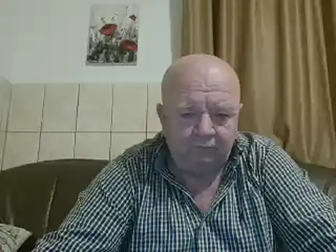 Snapshot of fullballs6 chatting on February 5, 2:40 am fullballs6 online show from February 5, 2:40 am