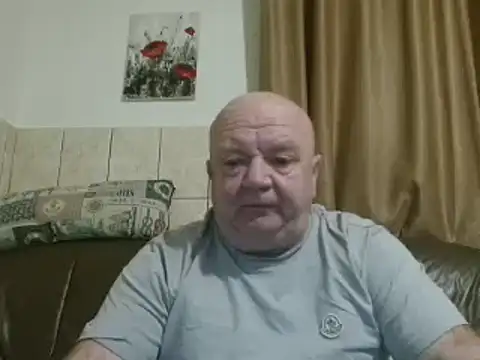 Snapshot of fullballs6 chatting on January 23, 11:48 pm fullballs6 online show from January 23, 11:48 pm