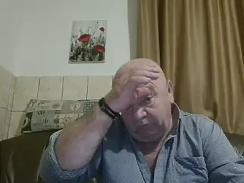 Snapshot of fullballs6 chatting on January 29, 2:40 am fullballs6 online show from January 29, 2:40 am