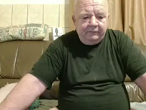 Snapshot of fullballs6 chatting on March 2, 3:45 am fullballs6 online show from March 2, 3:45 am