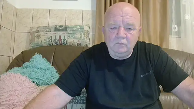 Snapshot of fullballs6 chatting on October 24, 2:24 am fullballs6 online show from October 24, 2:24 am