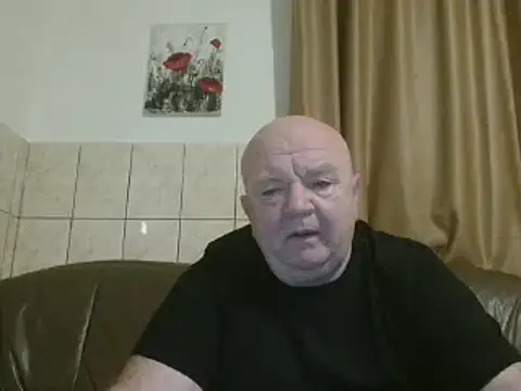 Snapshot of fullballs6 chatting on February 7, 3:13 am fullballs6 online show from February 7, 3:13 am