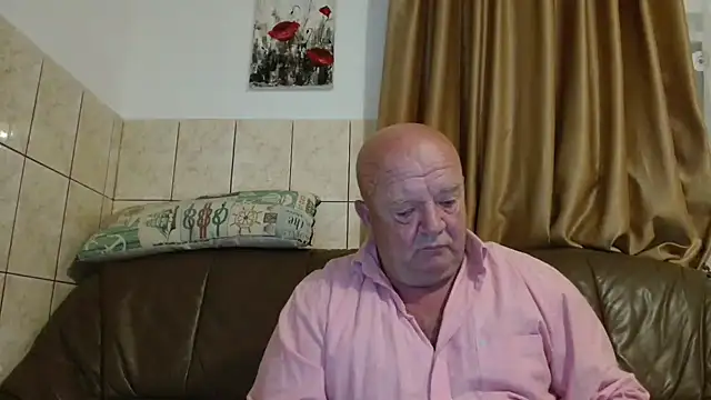 Snapshot of fullballs6 chatting on September 25, 2:54 am fullballs6 online show from September 25, 2:54 am