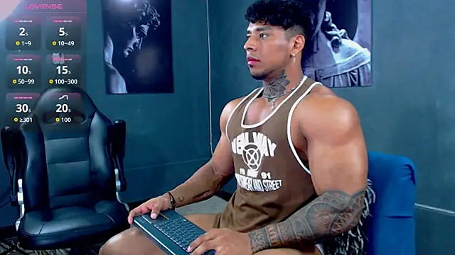 Snapshot of bradley_smith chatting on October 3, 9:31 pm bradley smith online show from October 3, 9:31 pm
