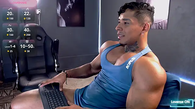 Snapshot of bradley_smith chatting on September 14, 4:09 pm bradley smith online show from September 14, 4:09 pm