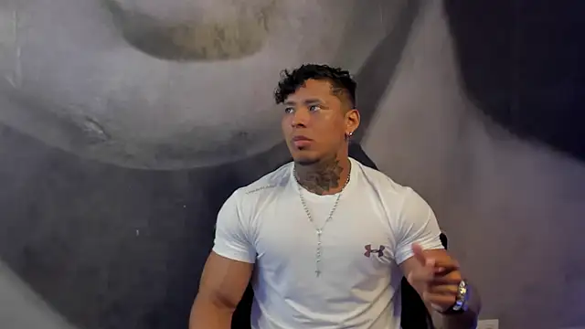 Snapshot of bradley_smith chatting on December 17, 9:27 pm bradley smith online show from December 17, 9:27 pm